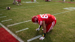 6-Foot-6 Tight End ‘Went Completely Purple’ In Routine Workout After Passing Physical