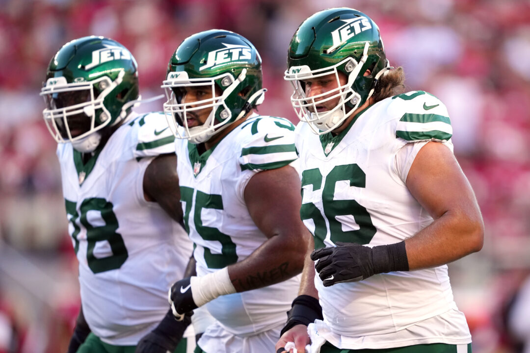Who should the Jets prioritize at guard?
