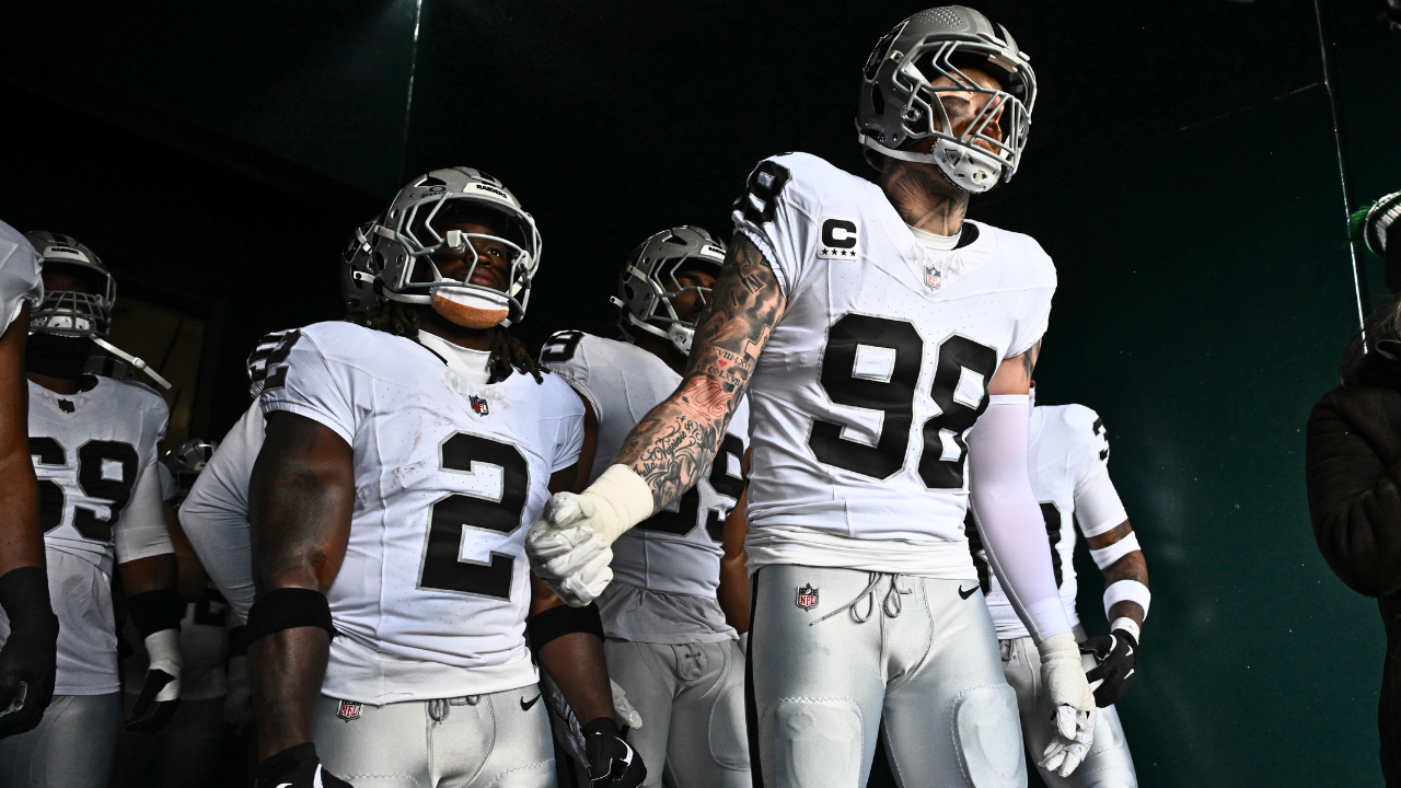 Raiders Lock In $106M Five-Time Pro Bowler—But Refuse To Call Him Untradeable As Patriots Circle