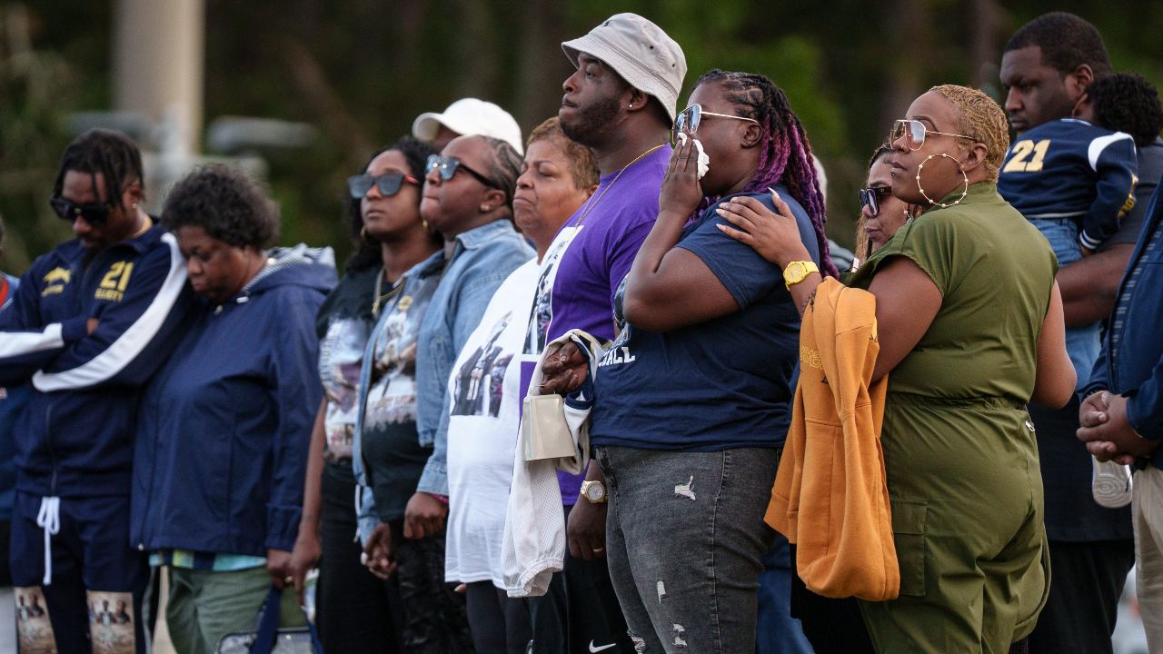 Football Player Dead After Stepping Between Brawlers Outside Bar—Investigation Ongoing