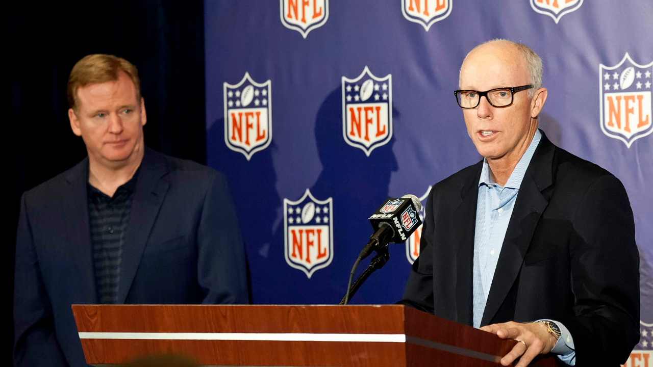 Parsons’ Torn ACL Meets NFL Rule Loophole Forcing Packers Into a Roster Nightmare