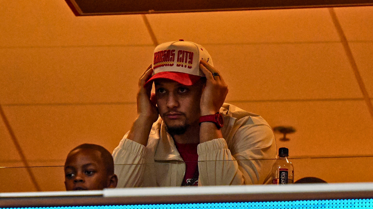 Chiefs’ Mahomes Breaks Silence After Kelce’s Career Decision