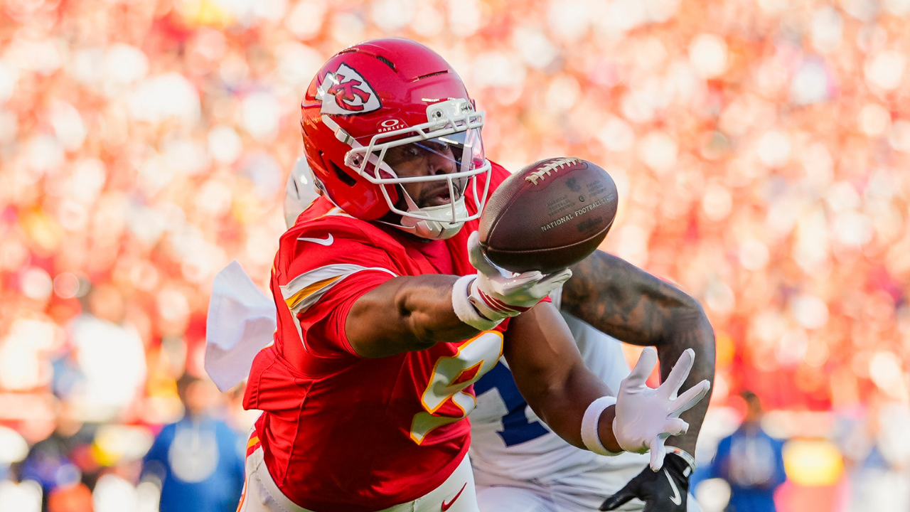 Super Bowl Rival Eagles Land Ex-Chiefs 1,000-Yard Target On Modest $6.5M Max Deal