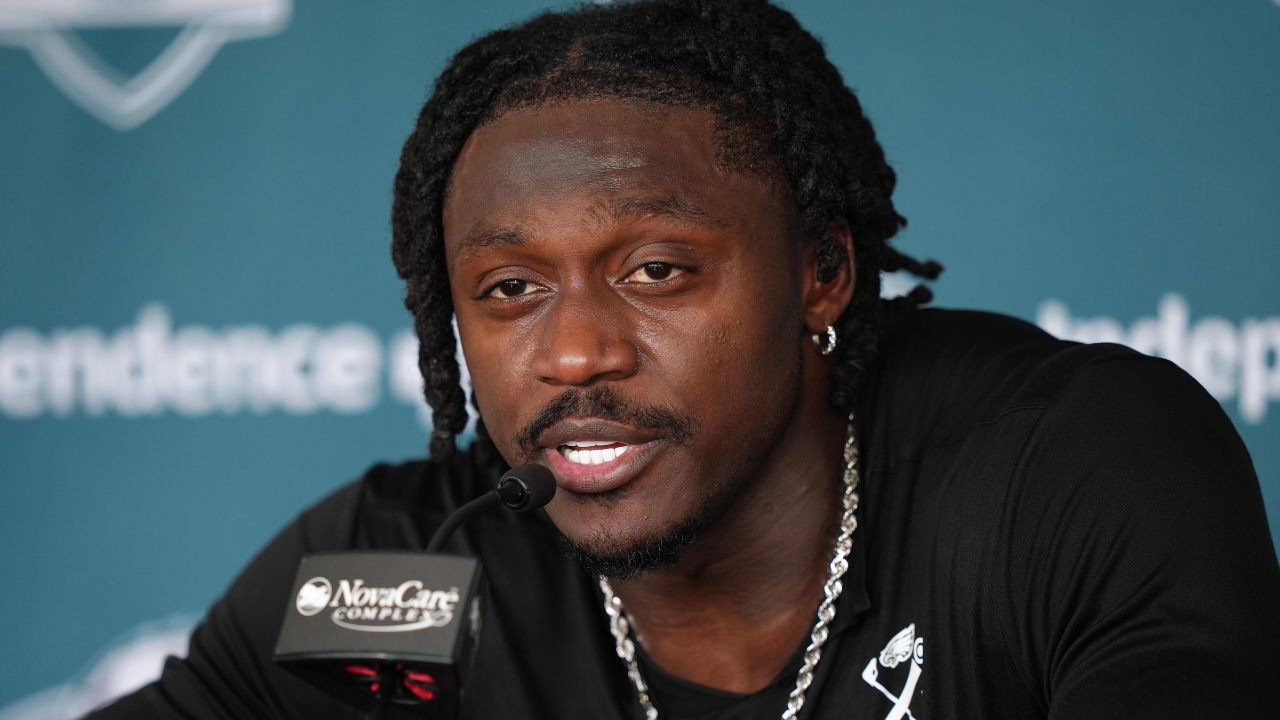 Philly Nabs 1,000-Yard Chiefs Deep Threat On 1-Year Deal As $96M A.J. Brown Becomes Trade-Bait Headline