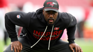 Lavonte David Retires With 1,714 Tackles Tied With A Hall Of Famer—The NFL Gave Him 1 Pro Bowl In 14 Years