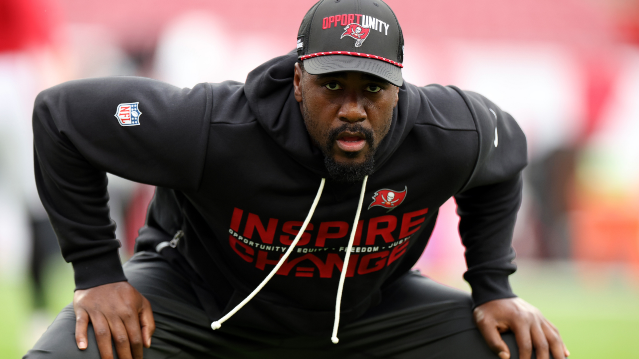 Lavonte David Retires With 1,714 Tackles Tied With A Hall Of Famer—The NFL Gave Him 1 Pro Bowl In 14 Years