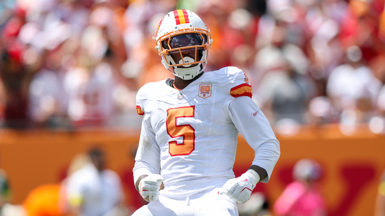 Jets End NFL’s Final Holdout After 7 Months—Reddick’s $12M Sacrifice Nets 1 Sack