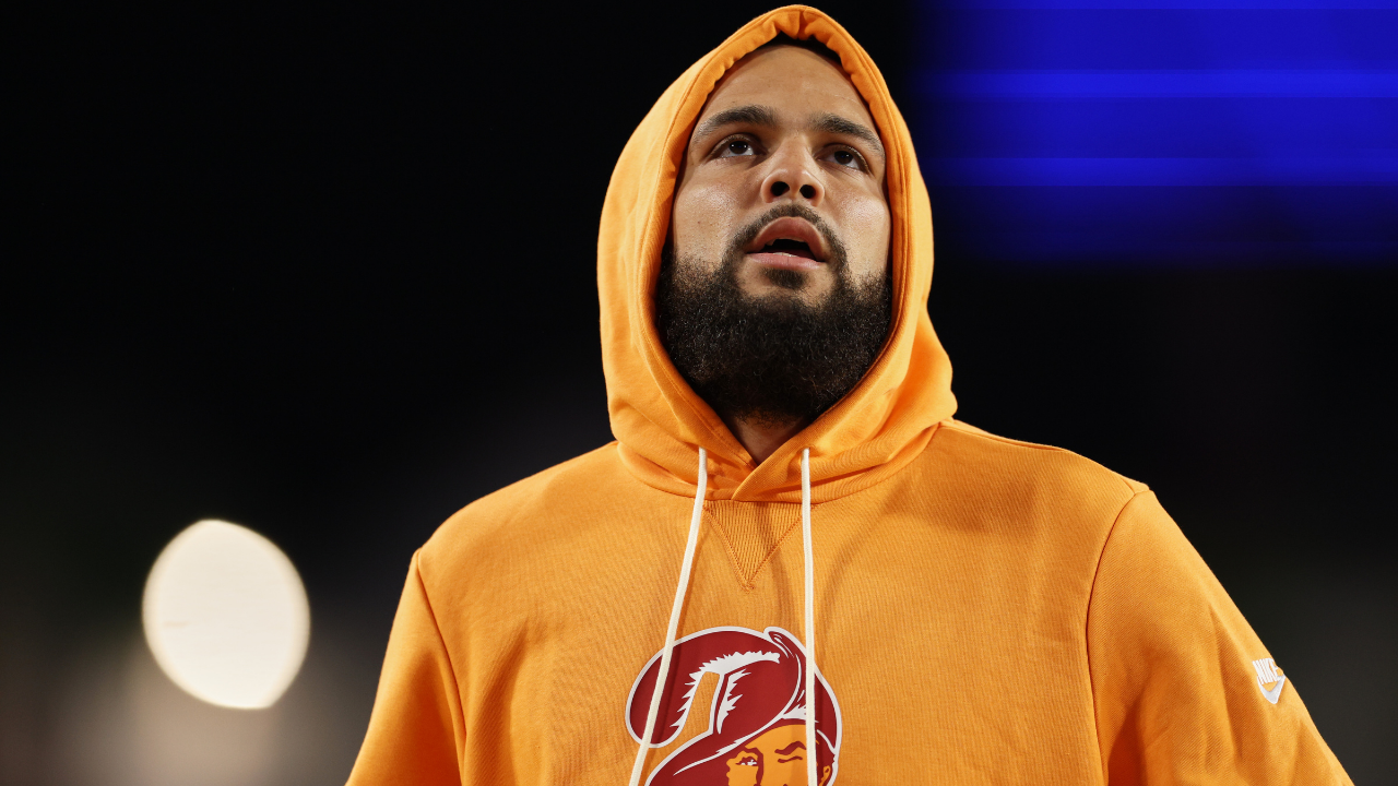 Evans Takes $60M 49ers Deal Over Bigger Bucs Offer as David Retires in 14th Year