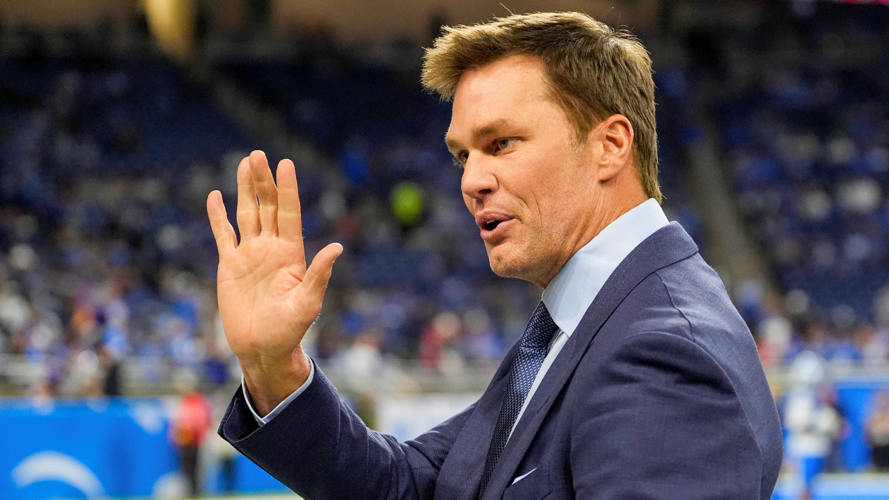 Raiders’ $321M QB Accepts Backup Role After Tom Brady’s One FaceTime Call