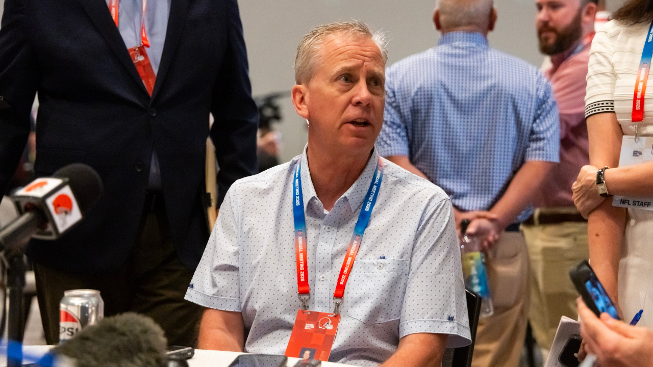 Browns’ 6th Coach In 14 Years Skips NFL’s Biggest Photo