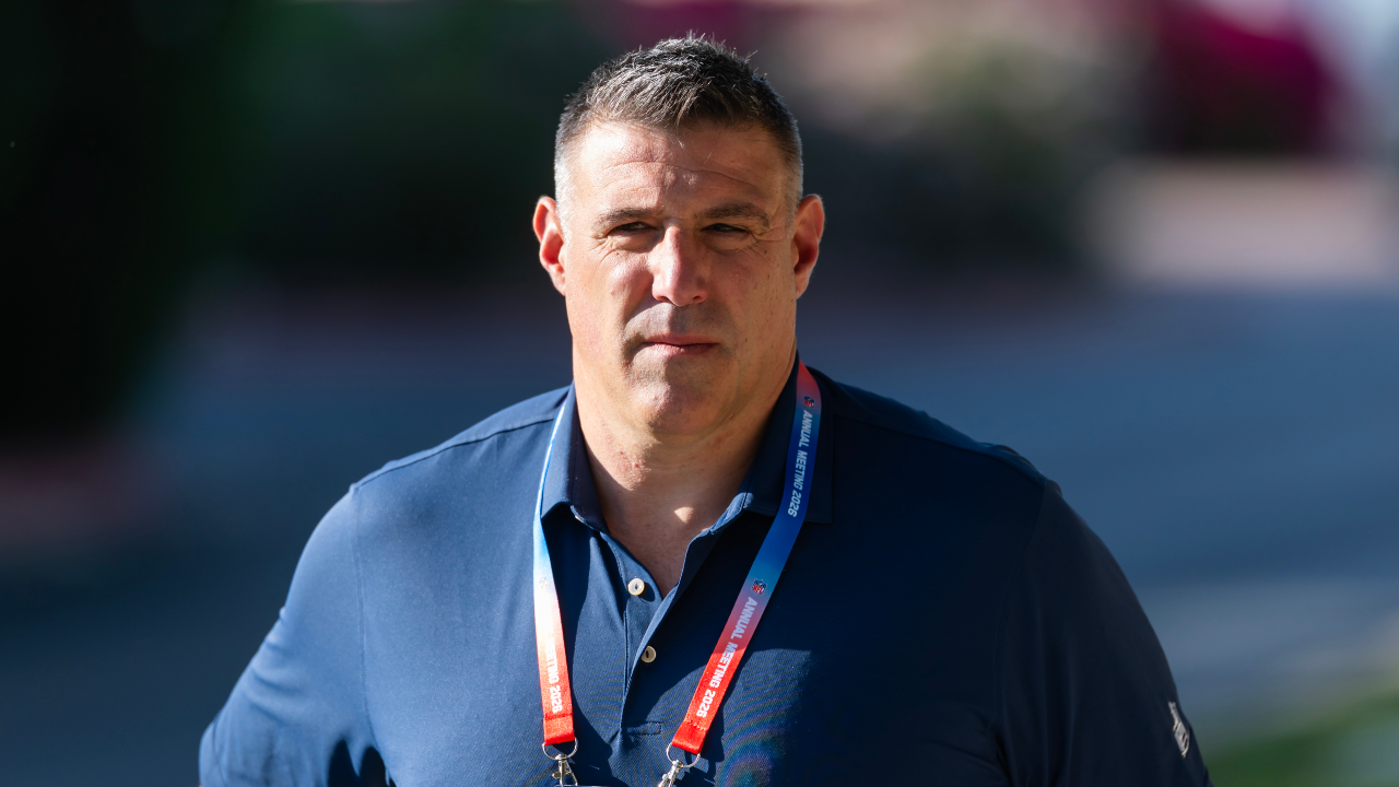 Patriots’ Vrabel Vanishes Before NFL Draft After ‘Innocent’ Photos Destroy Reporter’s Career