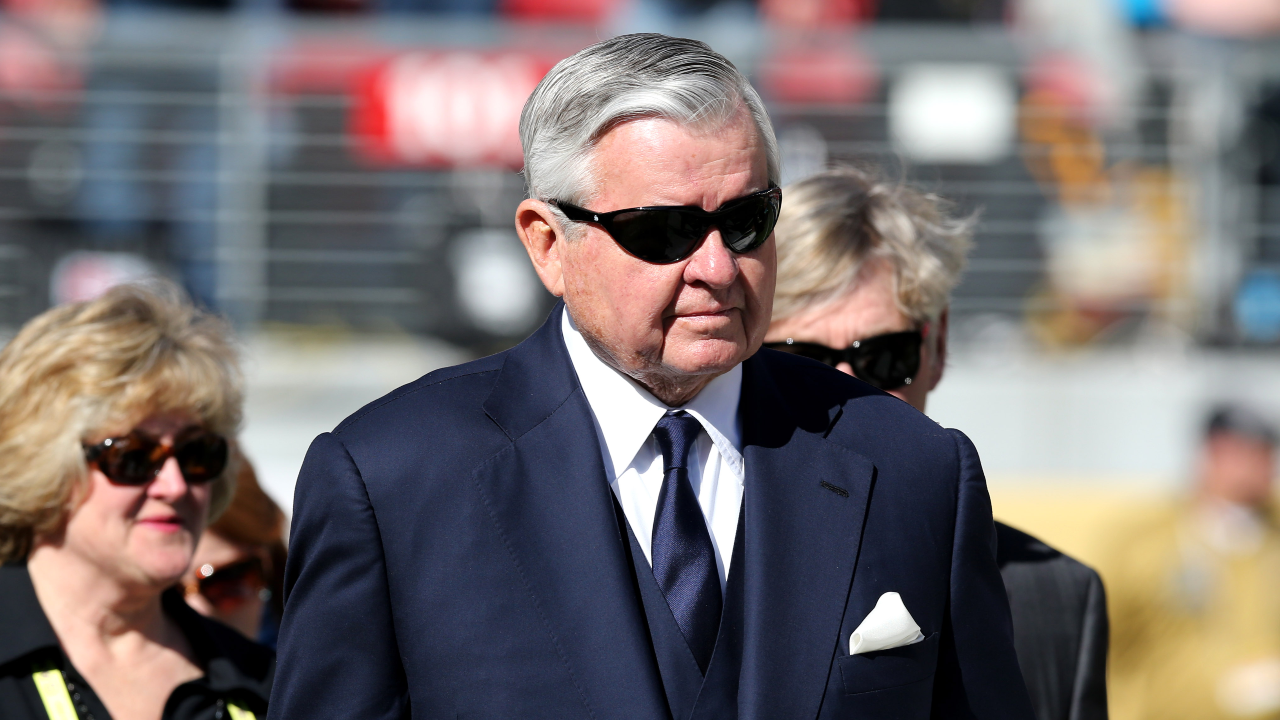 NFL’s Only Billionaire Player Built a $2B Empire in 25 Years—Lost It in 5 Months