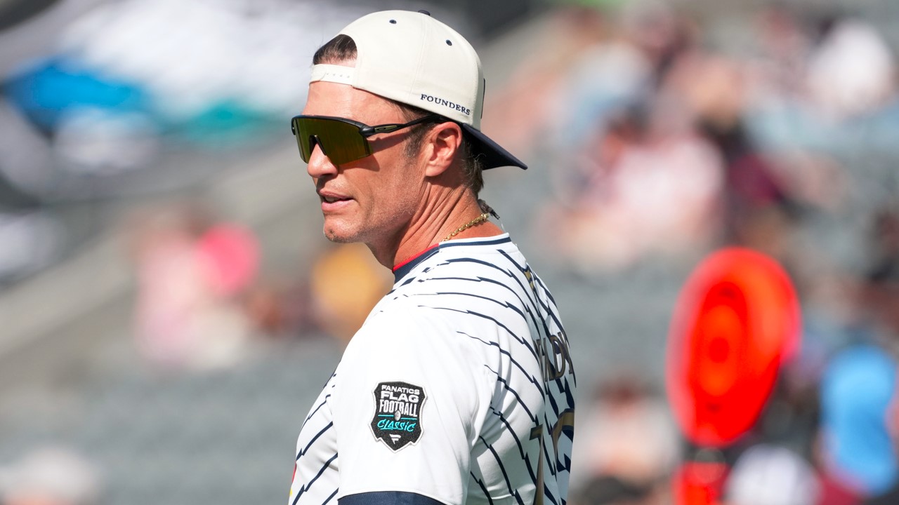 The One NFL Player Who Ever Scared Tom Brady — 16 Years Later, His Shoulder Still Remembers