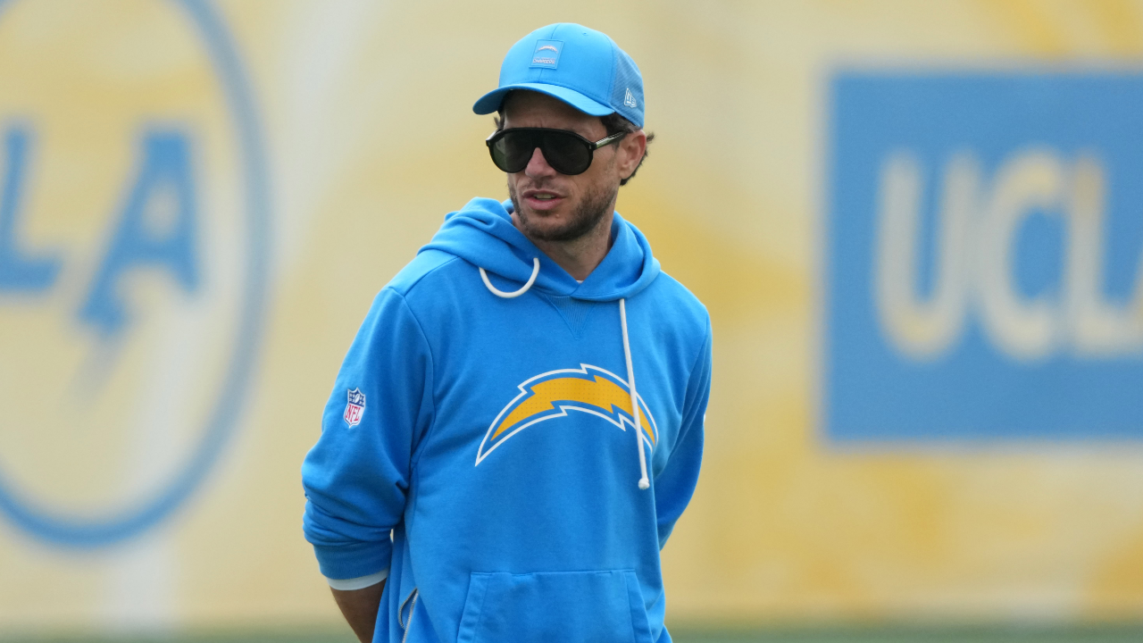 Dolphins’ $12M Buyout Backfires As McDaniel Eyes 2027 NFL Head Coach Return