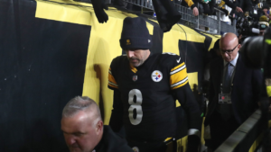 Steelers Pay $25M For 42-Year-Old Aaron Rodgers After He Posts Career-Low Numbers
