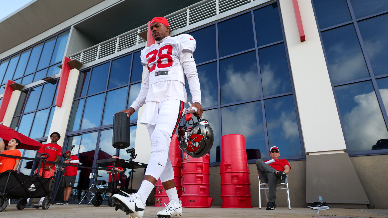 Shilo Goes Broke Modeling After Buccaneers Cut Him Amid $11.89M Debt Crisis