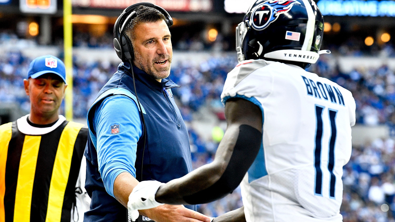 Patriots’ Coach of the Year Vrabel Dodges Every Scandal Question at OTAs and Snaps