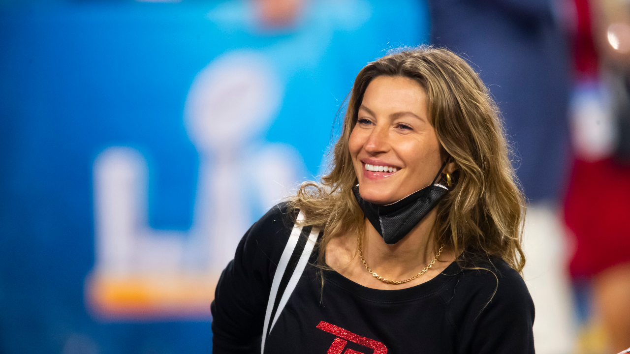 Tom Brady’s Ex Gisele Drops $14.5M On Mansion Next Door As Now $100M Richer Than Him