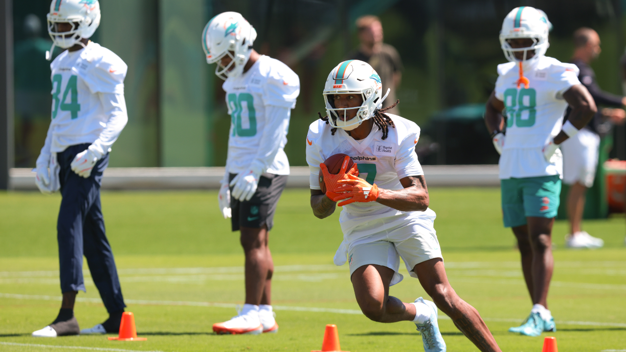 Dolphins Sign 10 Draft Picks In A Single Flurry — Tying A Franchise Record With 6 Top-100 Picks